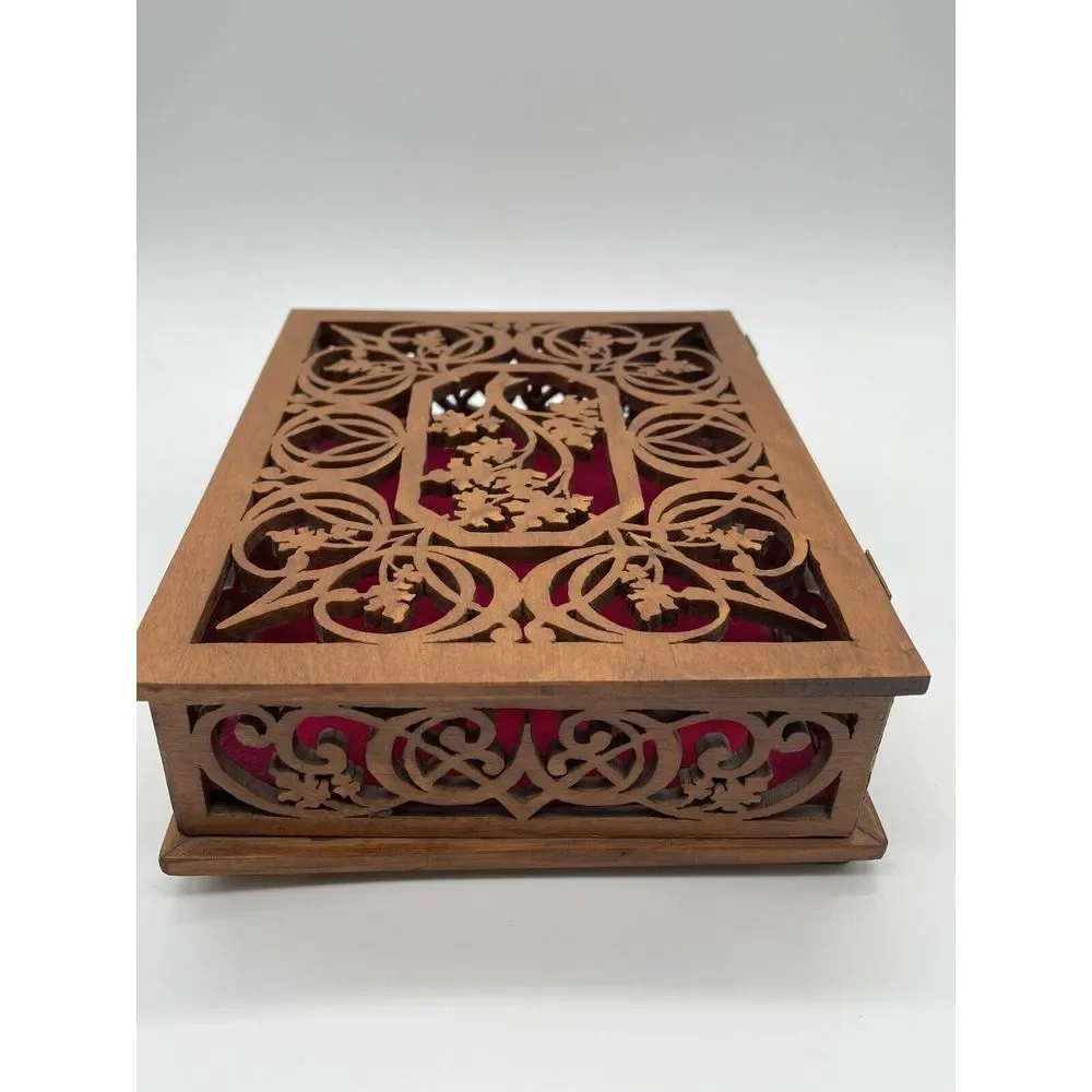 Wooden‎ Laser Cut Keepsake Box Leaf Motif Lightweight Red Lining 9